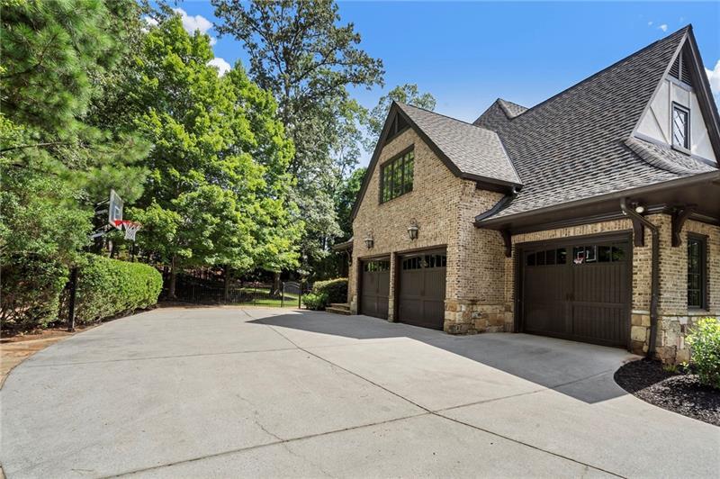 989 Middle Fork Trail