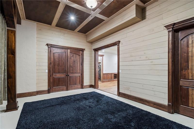 989 Middle Fork Trail