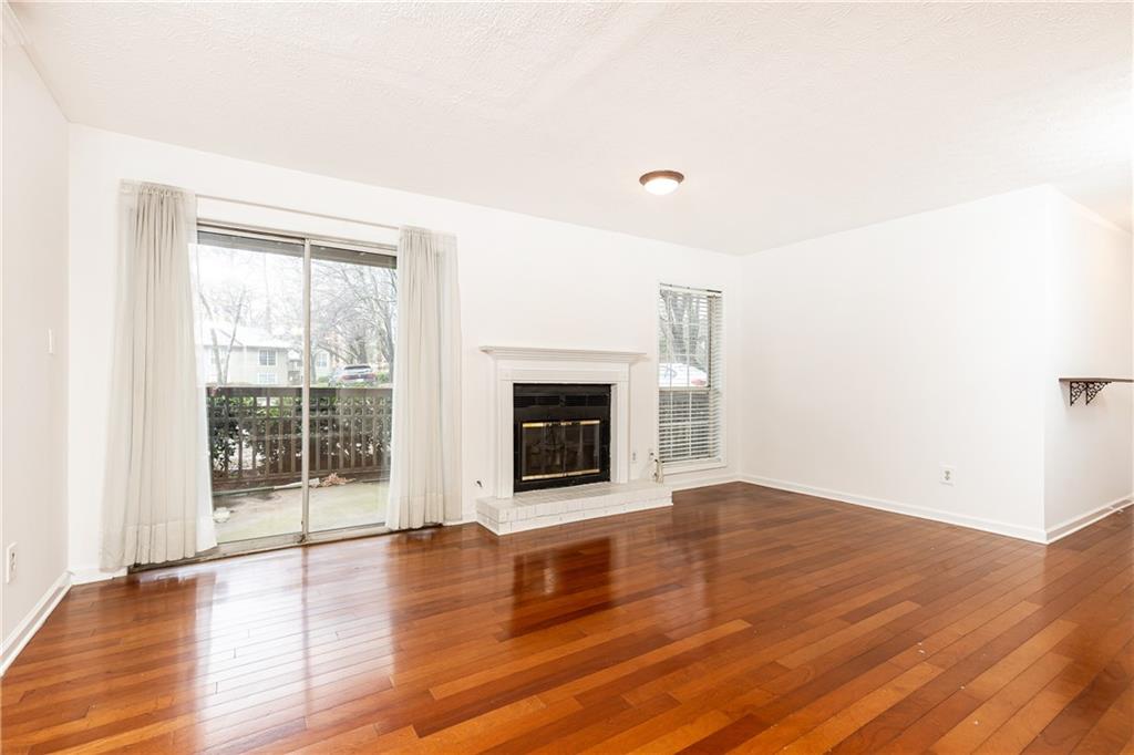 2901 Lenox Way NE Unit 902