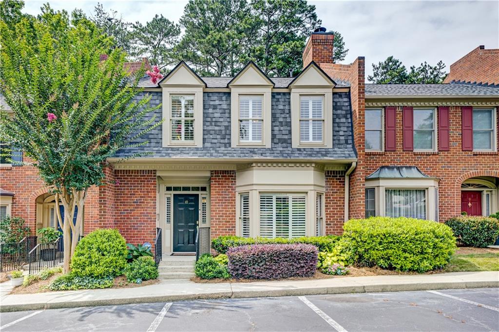 10 Plantation Drive NE