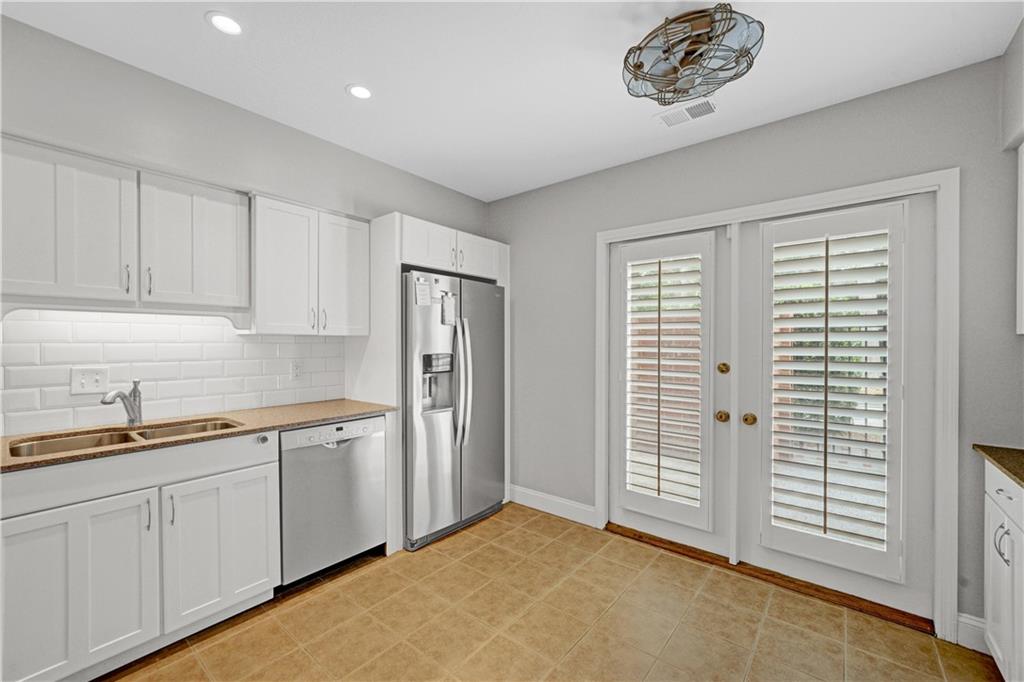 10 Plantation Drive NE