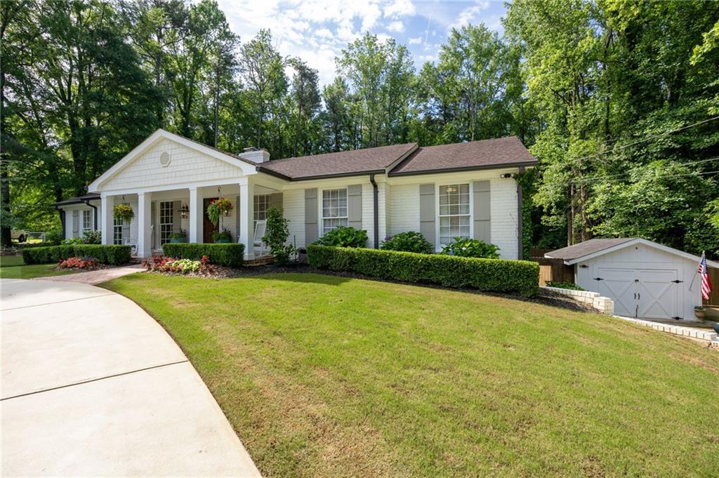 860 Hickory Drive SW