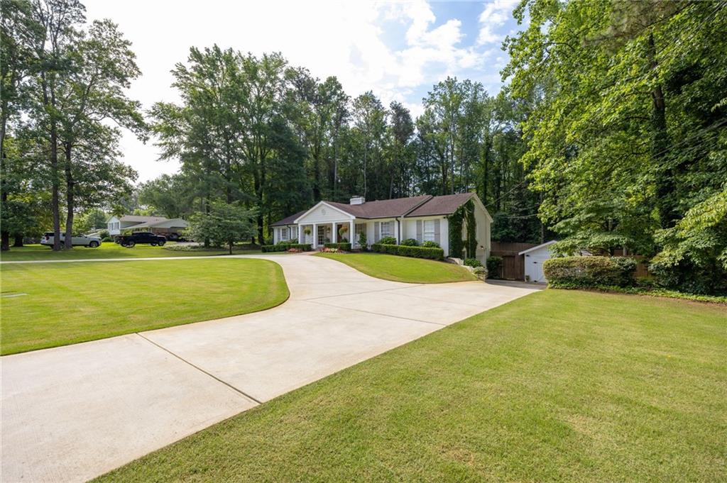 860 Hickory Drive SW