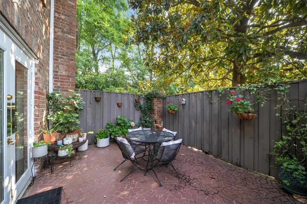 9 Kings Tavern Place NW