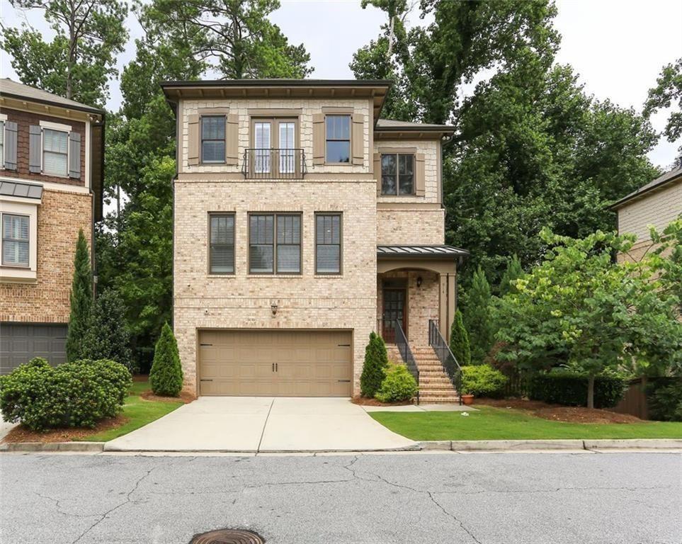 914 Canterbury Lane NE