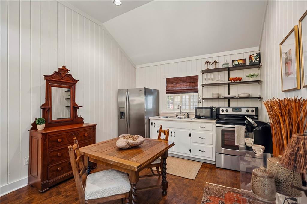 537 Spring Valley Road NW