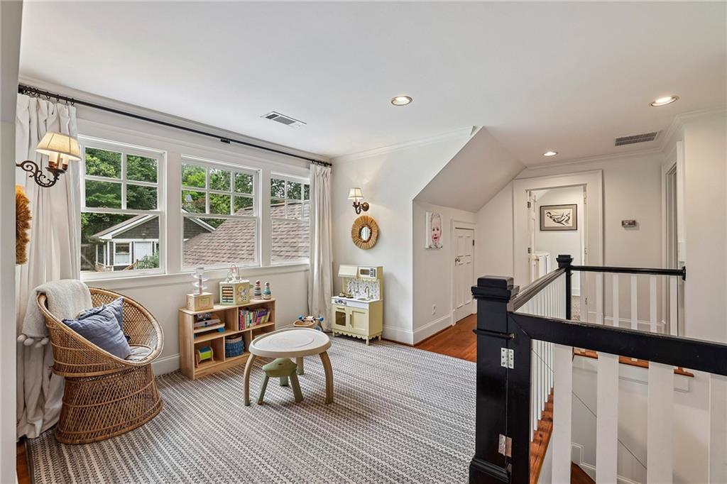 537 Spring Valley Road NW