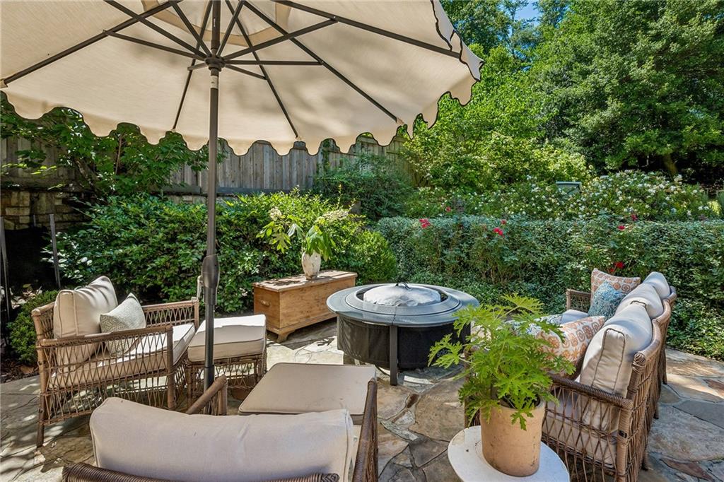 537 Spring Valley Road NW