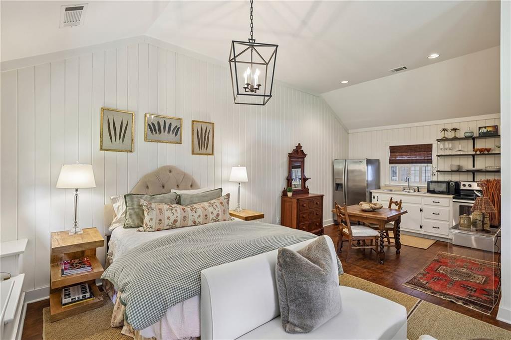 537 Spring Valley Road NW