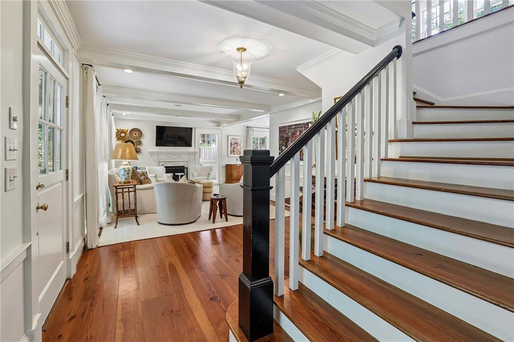537 Spring Valley Road NW
