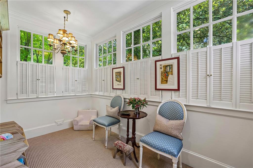 537 Spring Valley Road NW