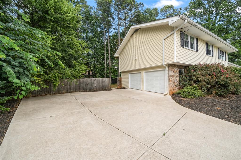 4576 Cedar Knoll Drive NE