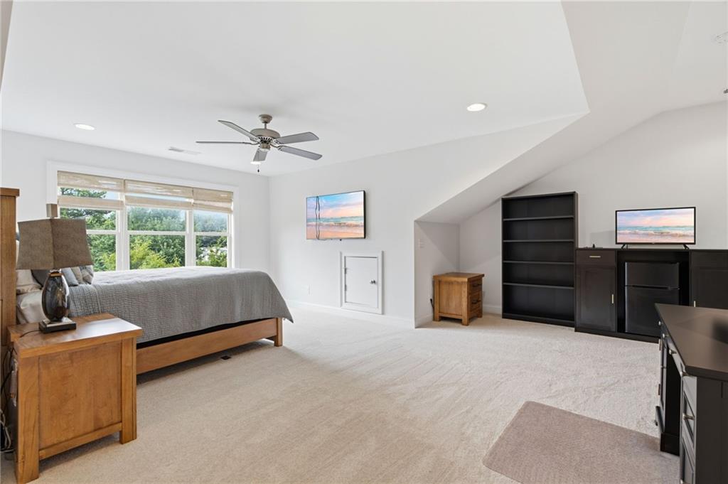 3948 Cliffmont Circle