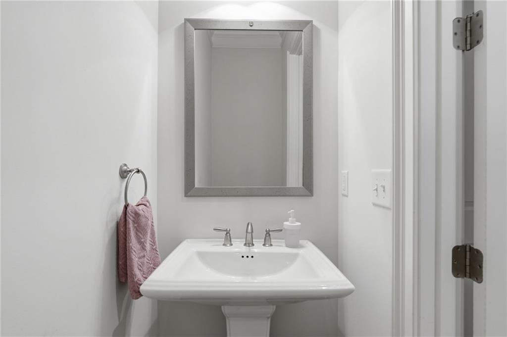 3948 Cliffmont Circle