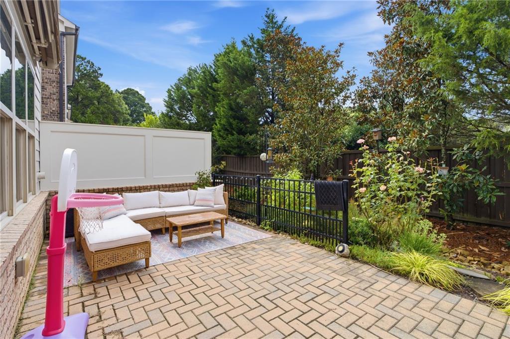 3948 Cliffmont Circle