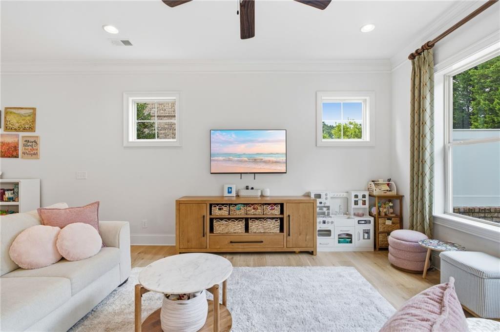 3948 Cliffmont Circle