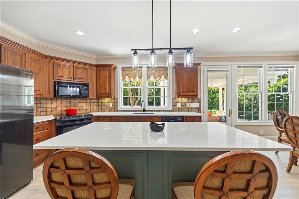 148 Parkside Lane