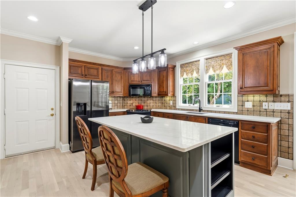 148 Parkside Lane