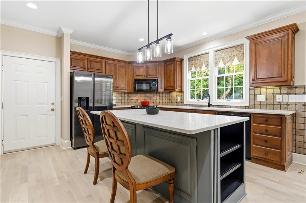 148 Parkside Lane