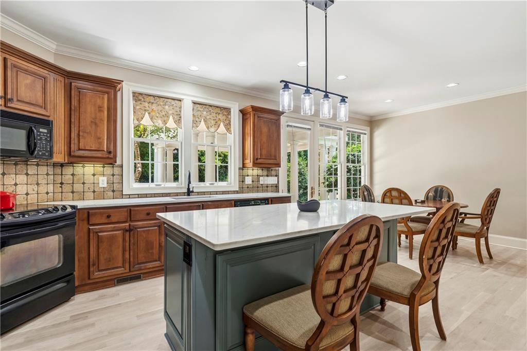 148 Parkside Lane