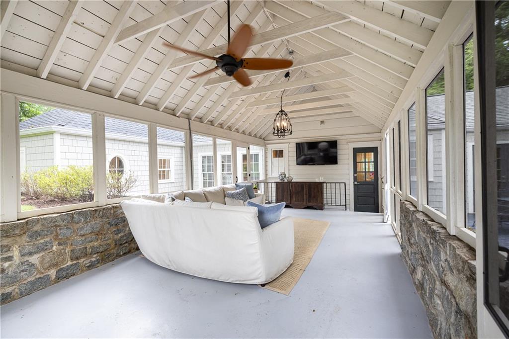 531 Spring Valley Road NW