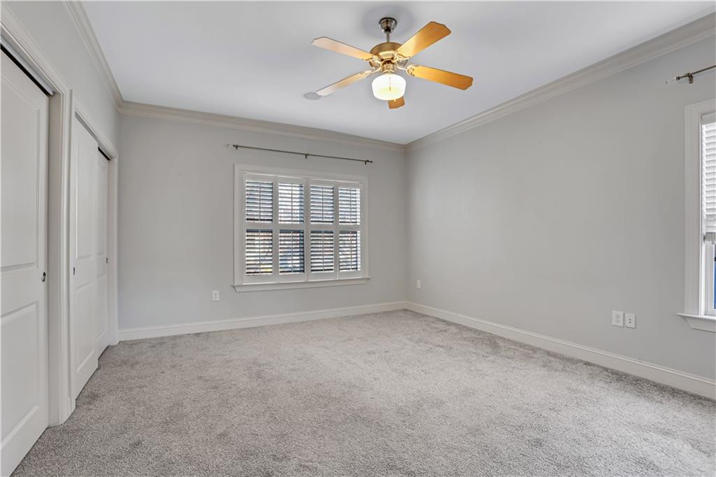 225 Carlyle Park Drive NE