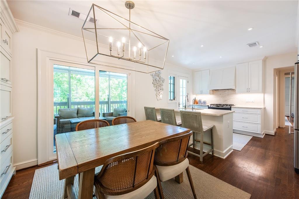 1880 Greystone Road NW
