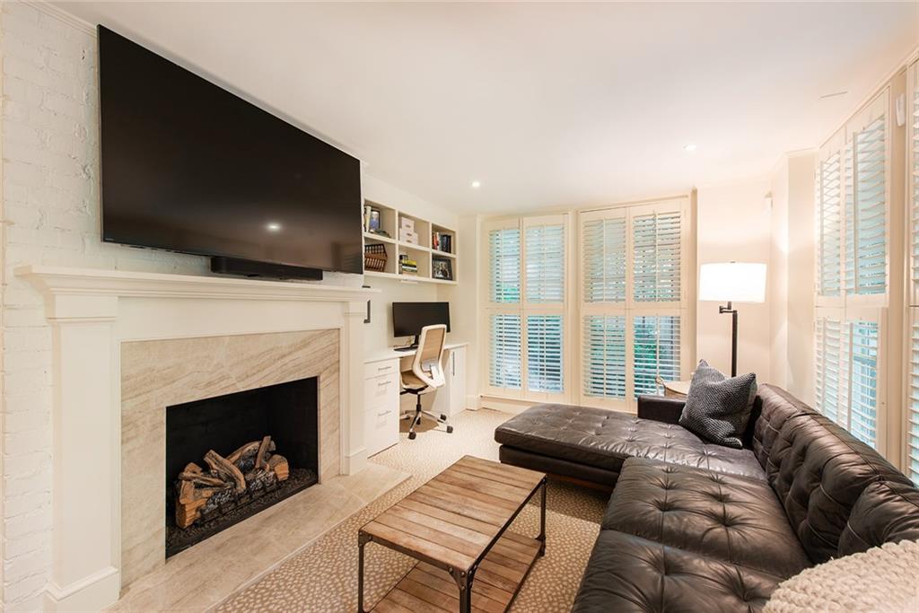 1880 Greystone Road NW
