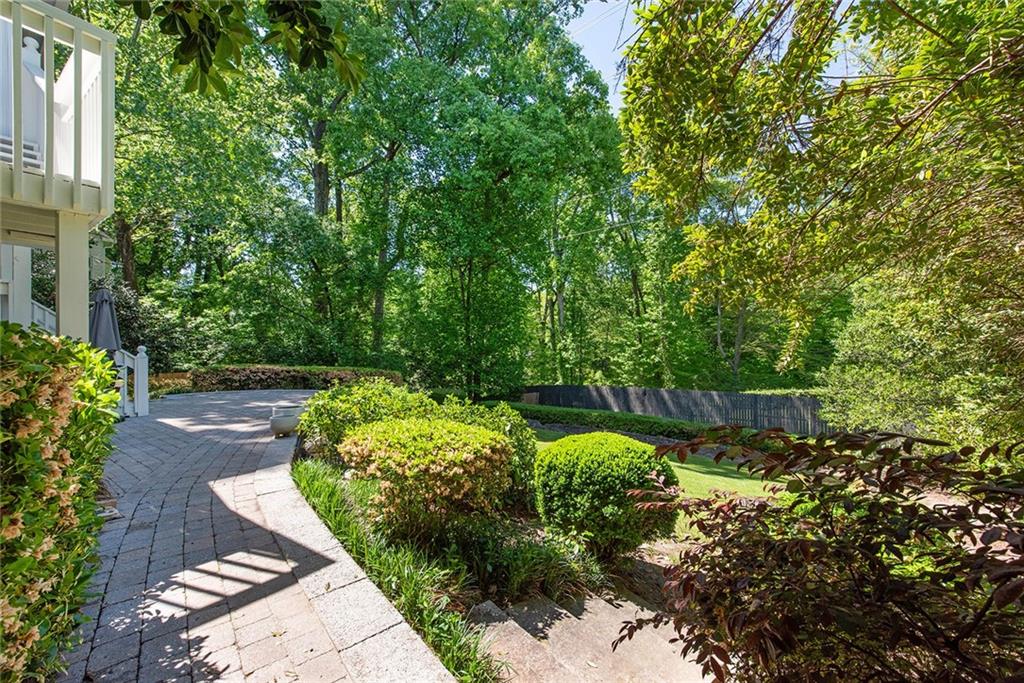 1880 Greystone Road NW