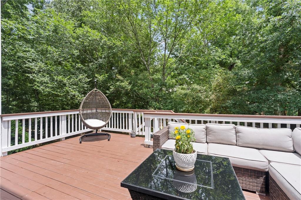 1955 Cobblewood Drive NW