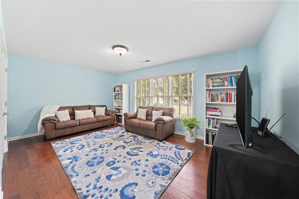 4095 Hill House Road SW