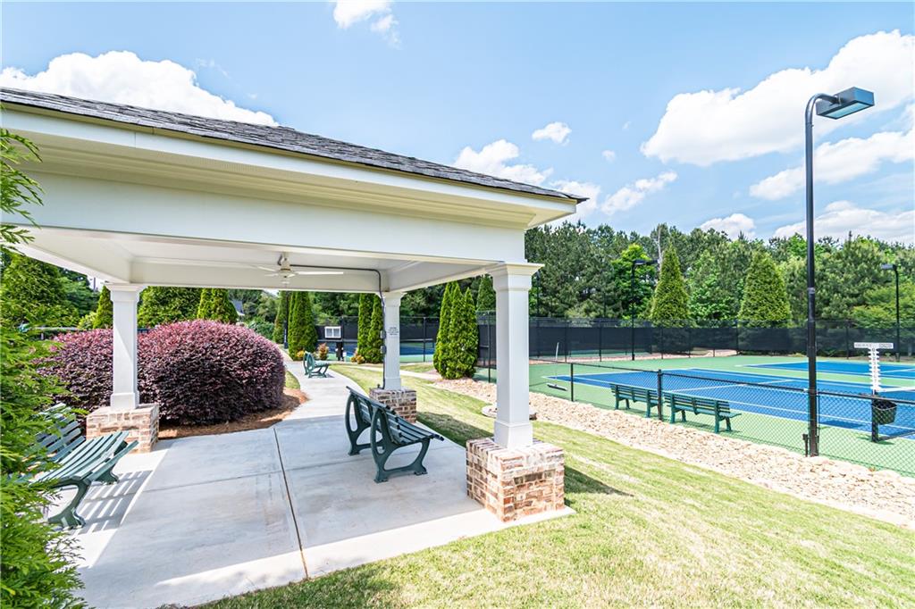 4095 Hill House Road SW