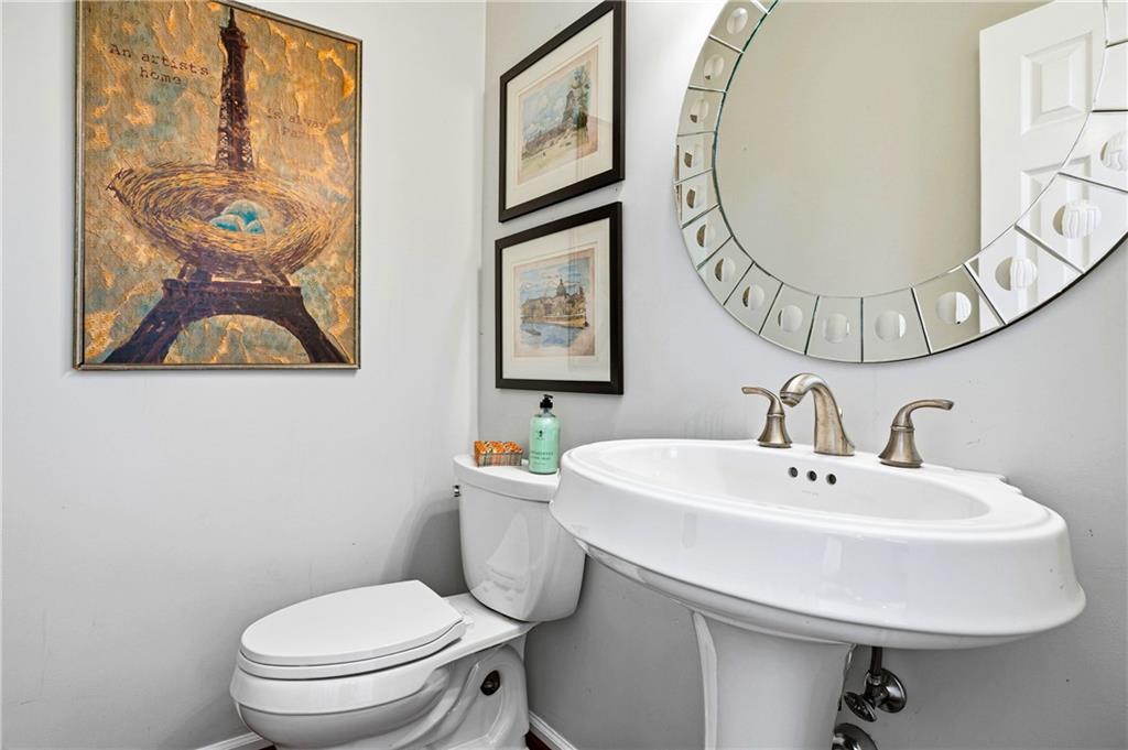 12 Honour Avenue NW Unit 7