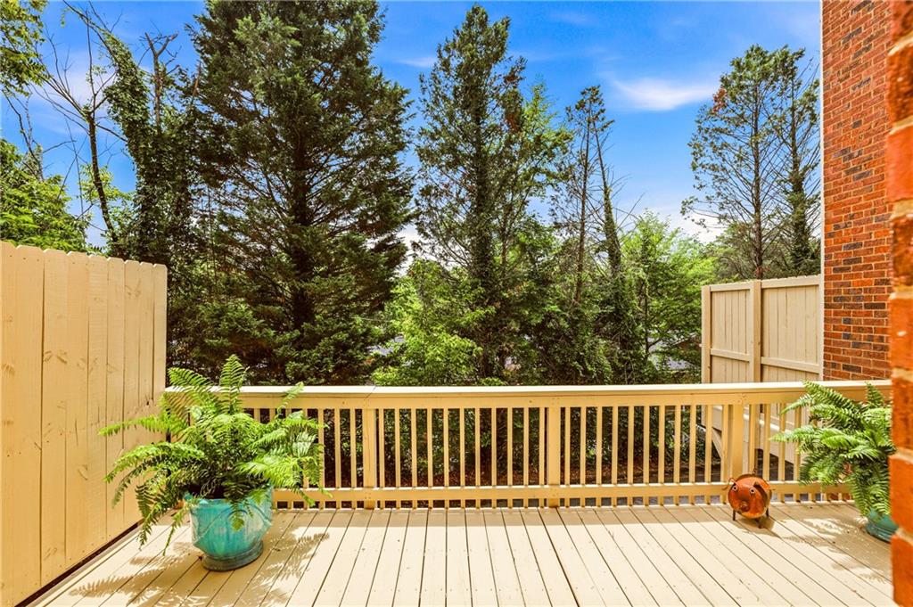 12 Honour Avenue NW Unit 7