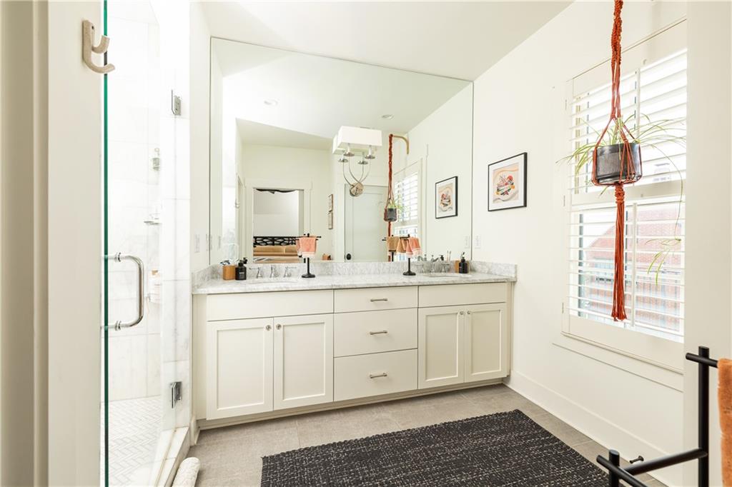 205 Kelmscott Lane