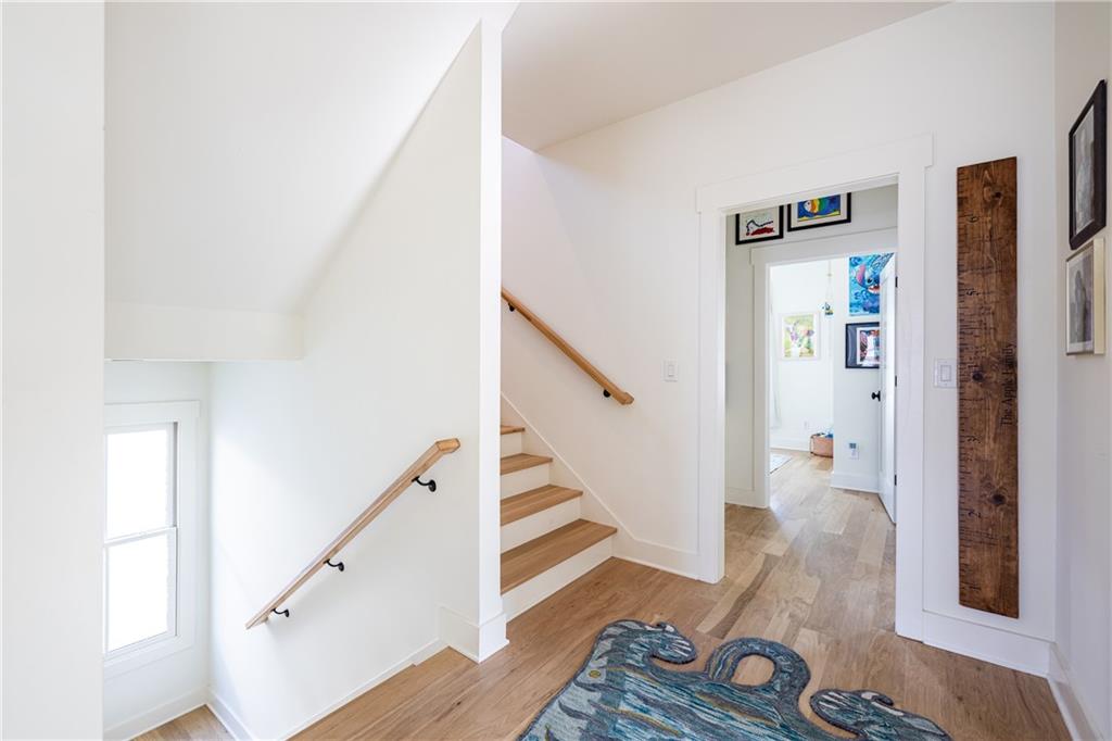 205 Kelmscott Lane
