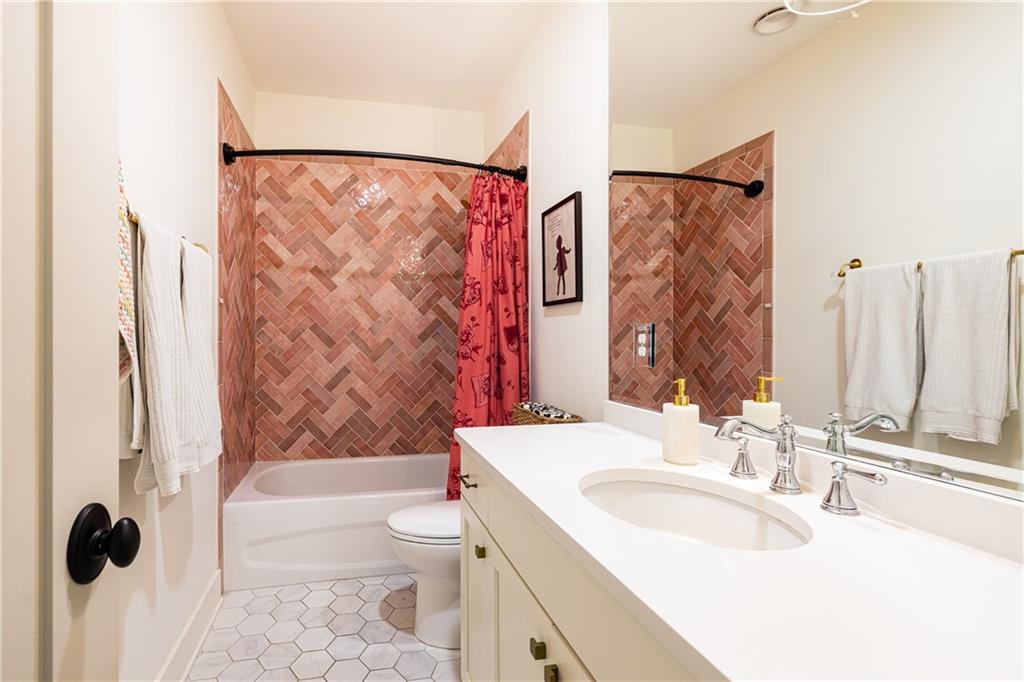 205 Kelmscott Lane