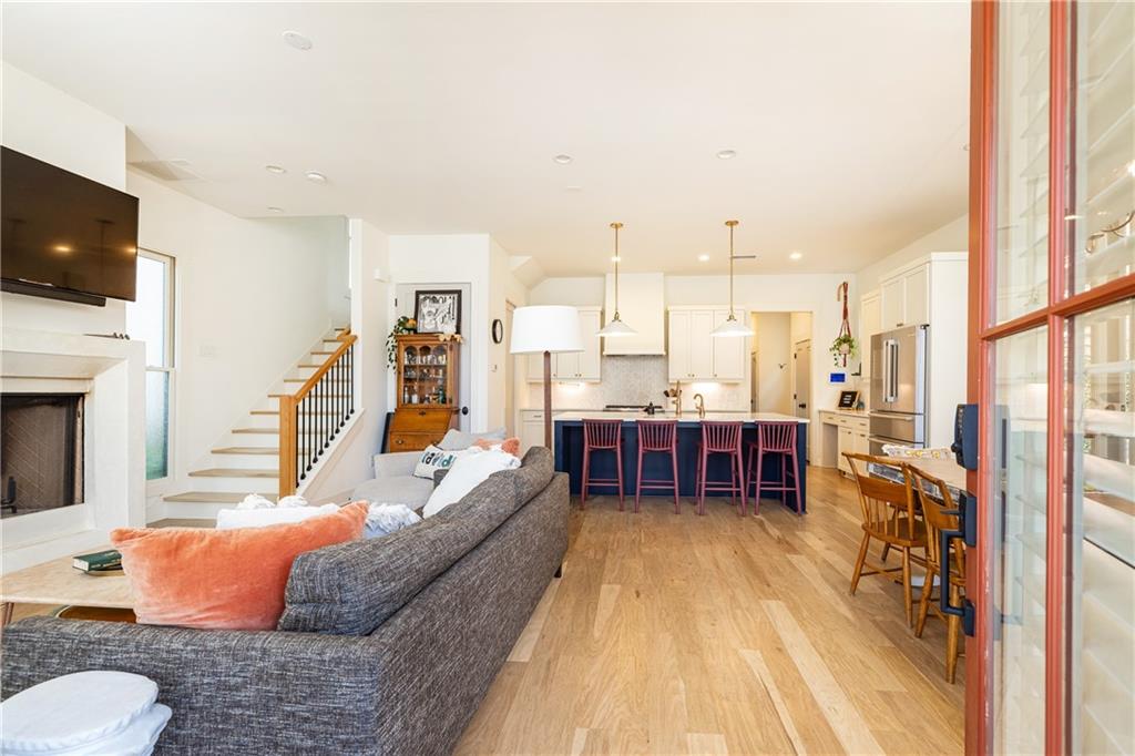 205 Kelmscott Lane