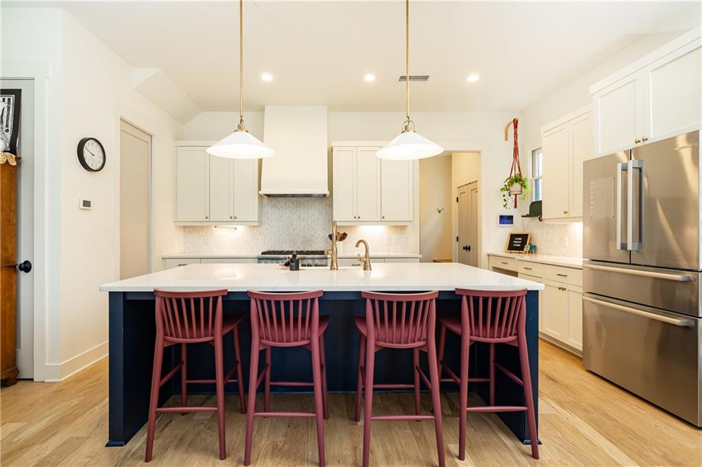 205 Kelmscott Lane