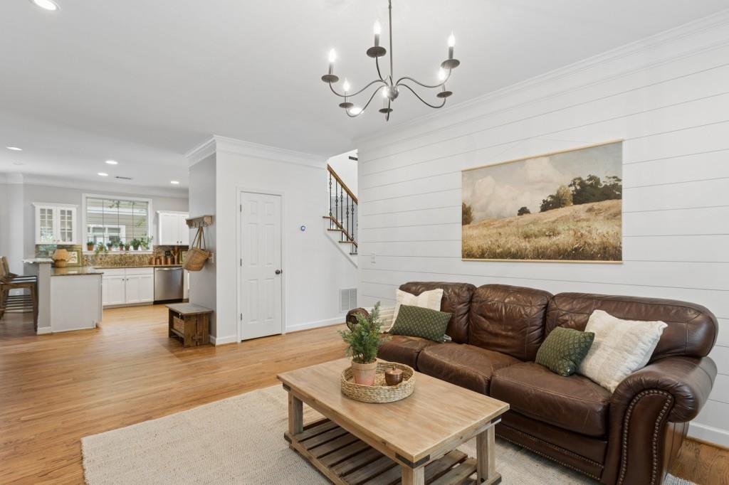 1875 La Dawn Lane NW