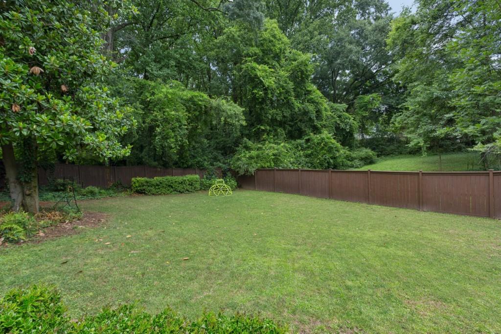 1875 La Dawn Lane NW