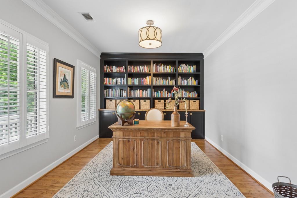 1875 La Dawn Lane NW