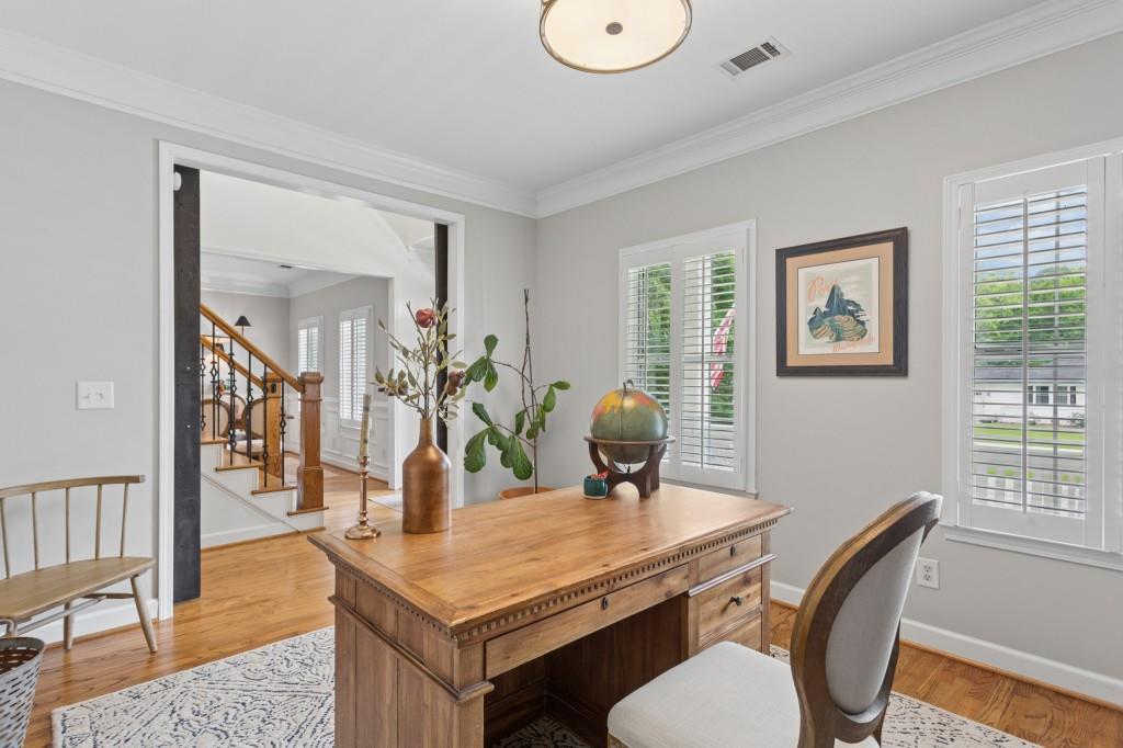 1875 La Dawn Lane NW