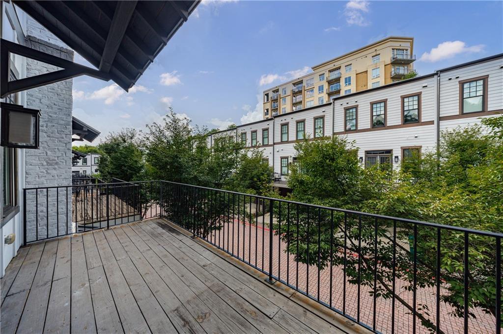 733 Taylor Court NE
