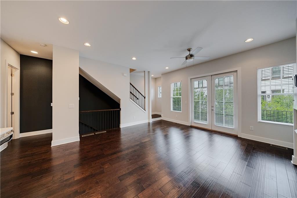 733 Taylor Court NE