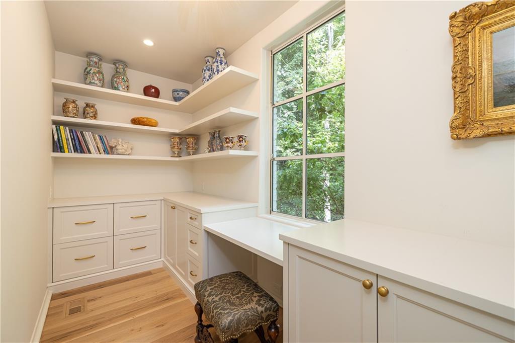 300 Blackland Road NW