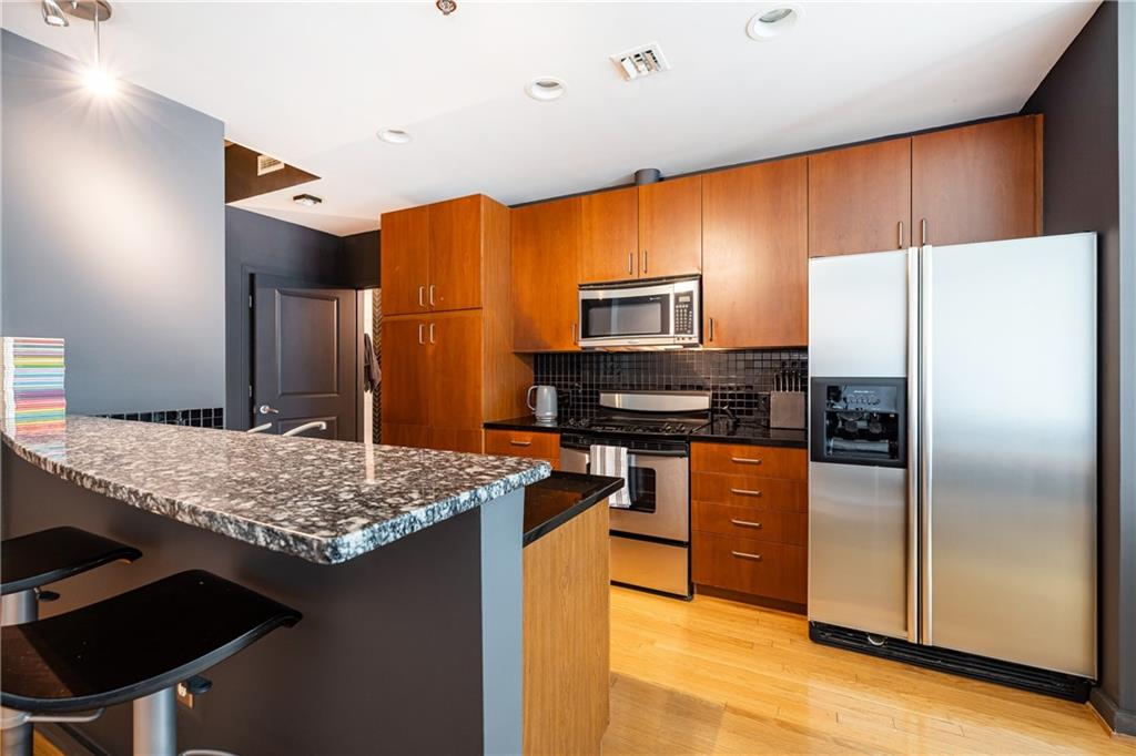 943 Peachtree Street NE Unit 902