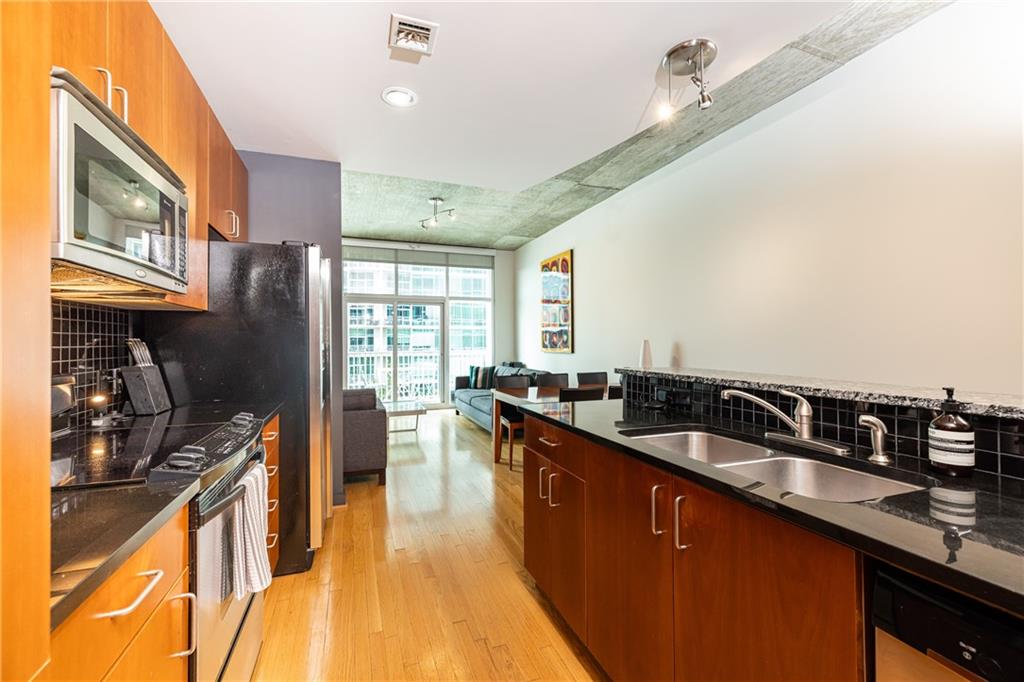 943 Peachtree Street NE Unit 902