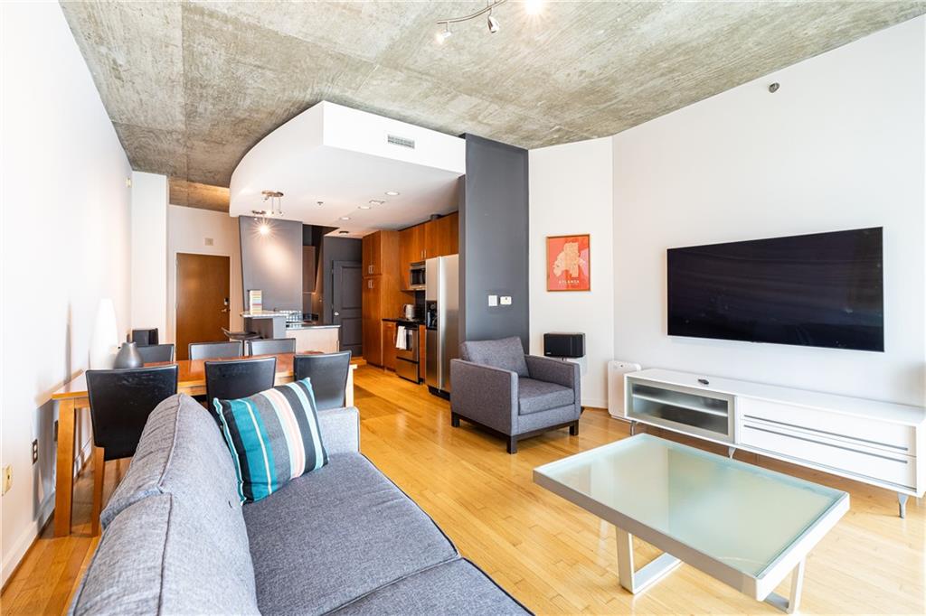 943 Peachtree Street NE Unit 902