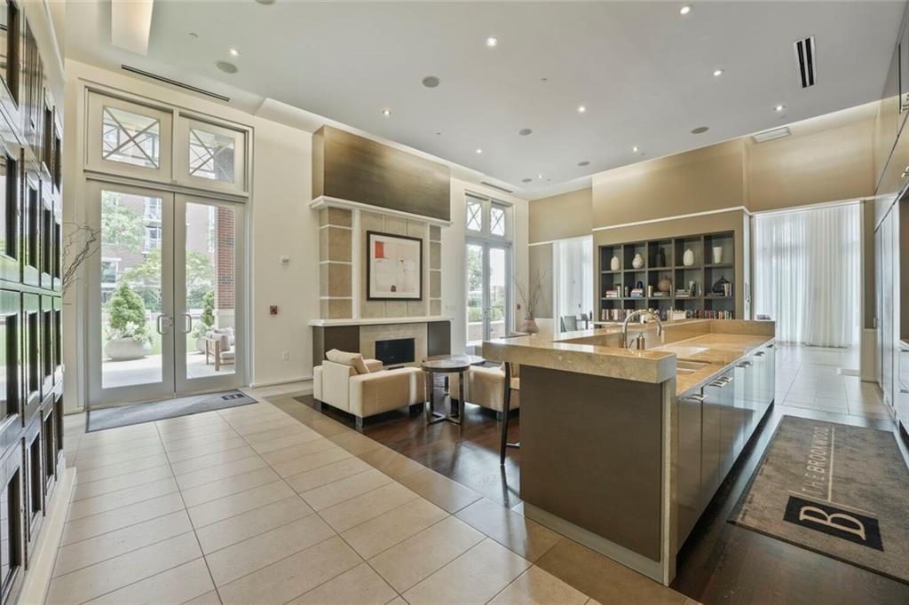 1820 Peachtree Street NW Unit 811